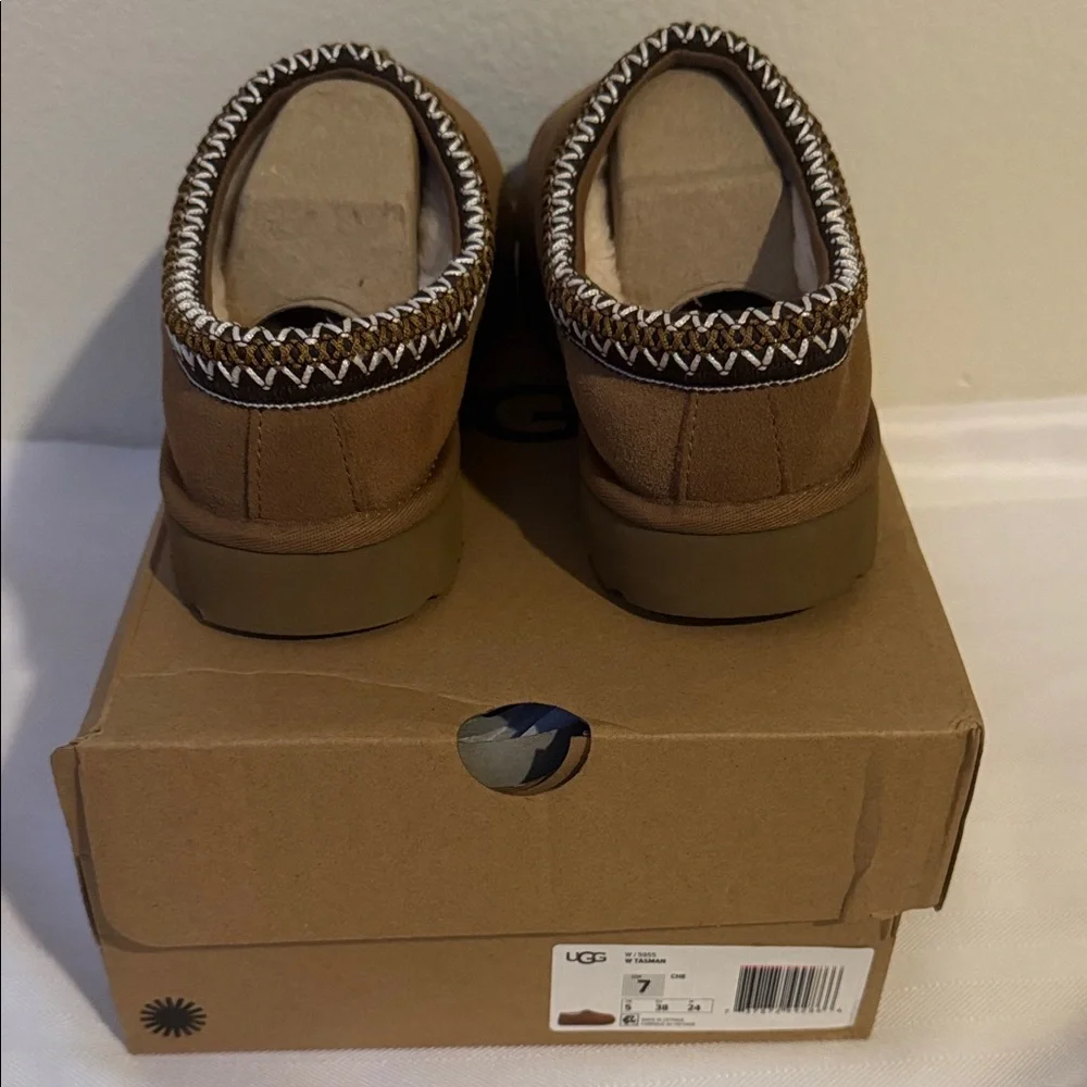 UGG Tasman Women's Unisex Chestnut New Never Worn. New with tags. - Picture 3 of 6